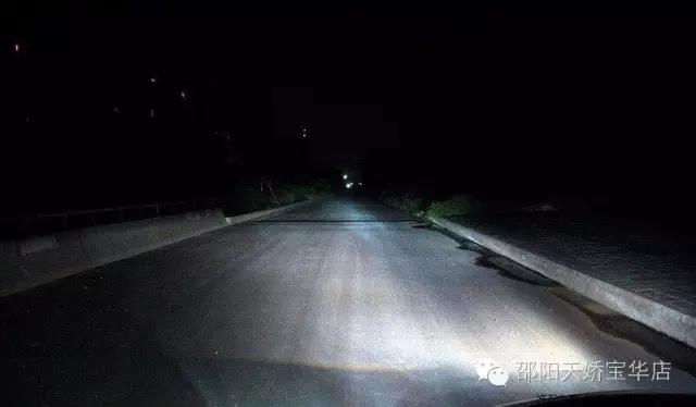 尤其是改過氙氣大燈的車主們，定期檢查電路，檢查火花塞是否積碳老化，這是很有必要的！